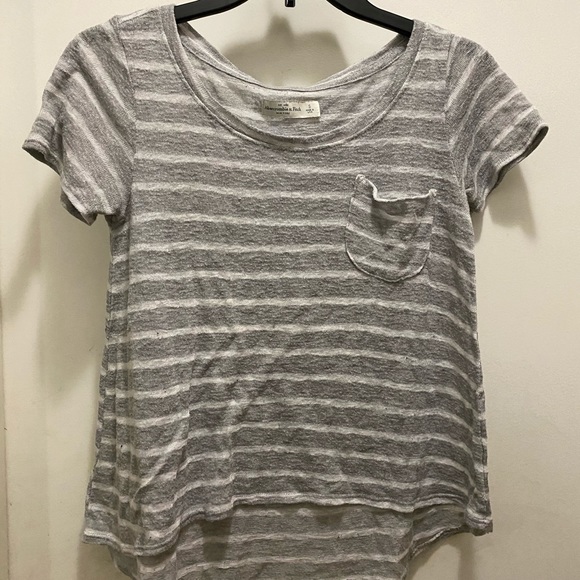 loose white & grey t shirt w pocket - Picture 1 of 3